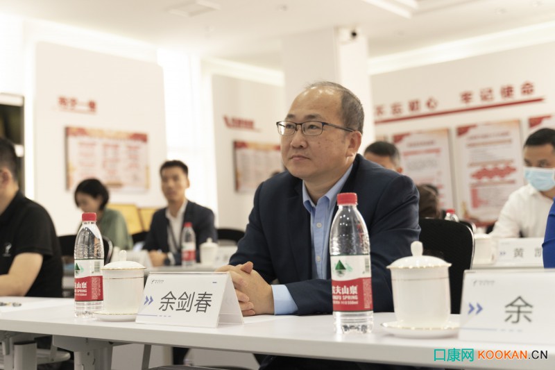 廣州市工商業(yè)聯(lián)合會黨組成員、副主席余劍春